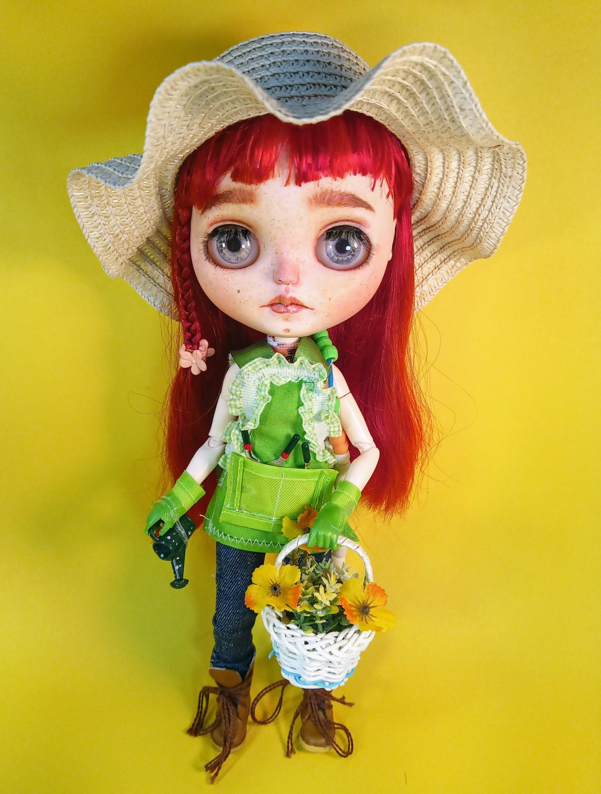 Gardener Blythe Doll